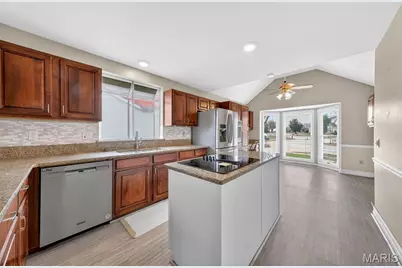 1905 Kings Row Manor, Unincorporated, MO 63146 - Photo 15