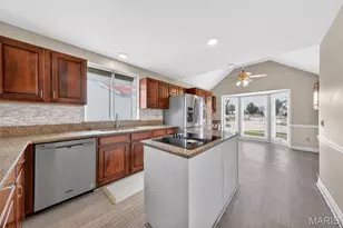 1905 Kings Row Manor, Unincorporated, MO 63146 - Photo 15