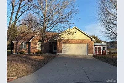 35 Sherwood Estates Avenue, Hannibal, MO 63401 - Photo 1