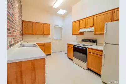 2402 S 10th Street, Saint Louis, MO 63104 - Photo 5