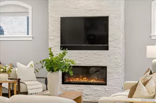 208 Lancaster Dr, Saint Louis, MO 63105 - Photo 17