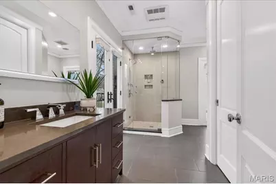 208 Lancaster Drive, Saint Louis, MO 63105 - Photo 37