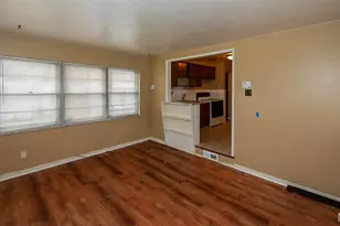 7401 Haywood Dr, Hanley Hills, MO 63133 - Photo 7