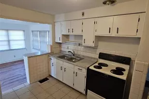 7401 Haywood Dr, Hanley Hills, MO 63133 - Photo 13