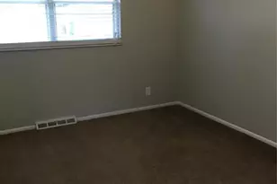 9728 Croftwood Dr, Saint Louis, MO 63123 - Photo 9