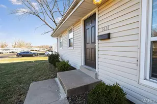 5616 Parchester Dr, Saint Louis, MO 63121 - Photo 5