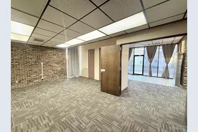 625 E Veterans Memorial Parkway, Warrenton, MO 63383 - Photo 11