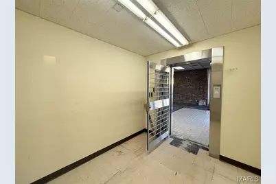 625 E Veterans Memorial Parkway, Warrenton, MO 63383 - Photo 7