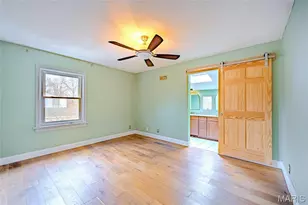 452 Iris Ln, Kirkwood, MO 63122 - Photo 11