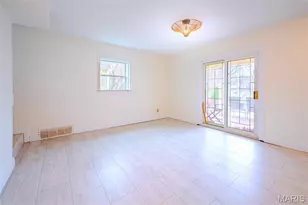 452 Iris Ln, Kirkwood, MO 63122 - Photo 23