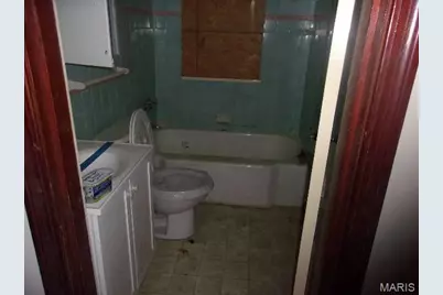 9920 Diamond Drive, Saint Louis, MO 63137 - Photo 7