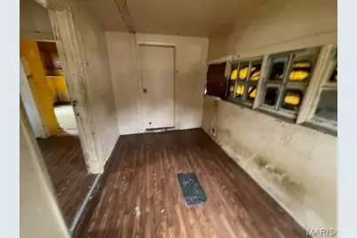 9432 Tudor Avenue, Saint Louis, MO 63114 - Photo 3