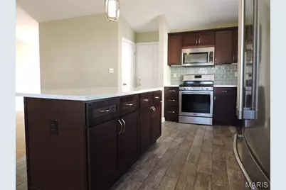 16735 Chesterfield Manor Drive, Chesterfield, MO 63005 - Photo 9