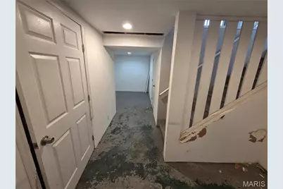 945 Edgehill Drive, Ferguson, MO 63135 - Photo 15