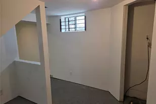 945 Edgehill Dr, Ferguson, MO 63135 - Photo 17