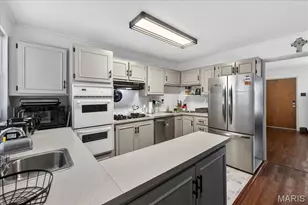 1215 Kostka Ln, Florissant, MO 63031 - Photo 7