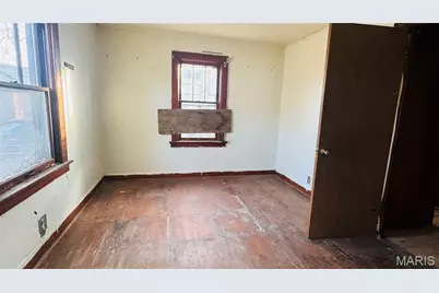 2645 Carson Road, Saint Louis, MO 63114 - Photo 7