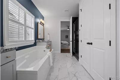 920 Thorn Crown Court, Kirkwood, MO 63122 - Photo 23