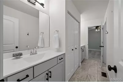 920 Thorn Crown Court, Kirkwood, MO 63122 - Photo 33