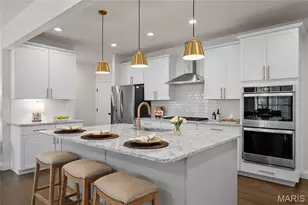 920 Thorn Crown Ct, Kirkwood, MO 63122 - Photo 11