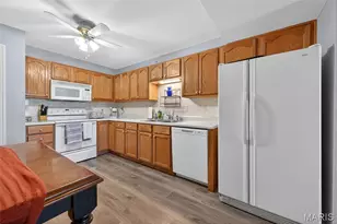 2514 Coppergate Square Dr, Saint Louis, MO 63129 - Photo 7