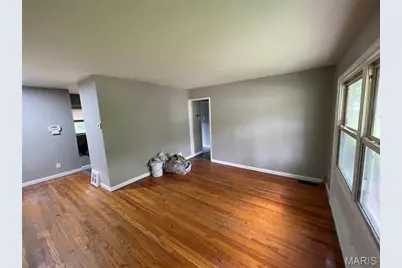 9871 Medford Drive, Saint Louis, MO 63136 - Photo 7