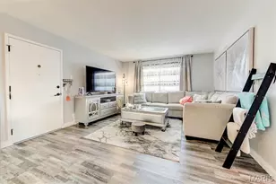 10123 Sakura Dr, Saint Louis, MO 63128 - Photo 9