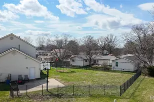 2352 The Courts Dr, Chesterfield, MO 63017 - Photo 51