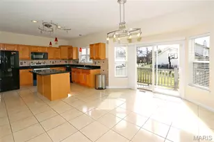 2352 The Courts Dr, Chesterfield, MO 63017 - Photo 9