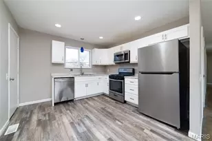 700 Sherwood Dr, Florissant, MO 63031 - Photo 9