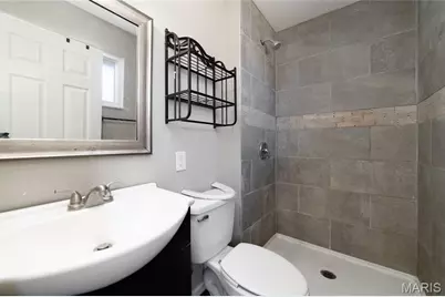 700 Sherwood Drive, Florissant, MO 63031 - Photo 15