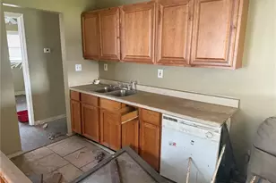 256 Shepley Dr, Saint Louis, MO 63137 - Photo 9