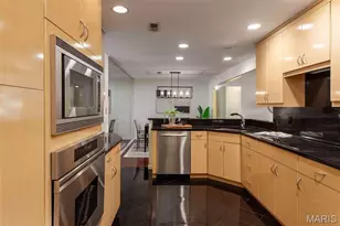 4554 Laclede Ave, Saint Louis, MO 63108 - Photo 7