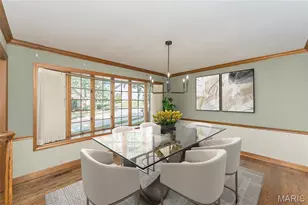 384 Greentrails Dr, Chesterfield, MO 63017 - Photo 5