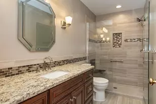 384 Greentrails Dr, Chesterfield, MO 63017 - Photo 15