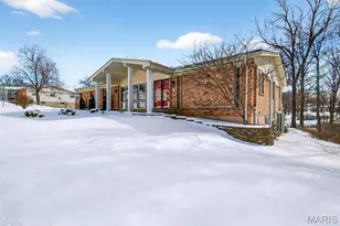 5576 Viewpoint Ln, Saint Louis, MO 63128 - Photo 3