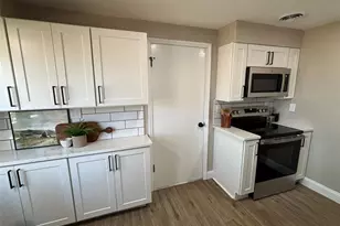 9509 Eucalyptus Dr, Affton, MO 63123 - Photo 11