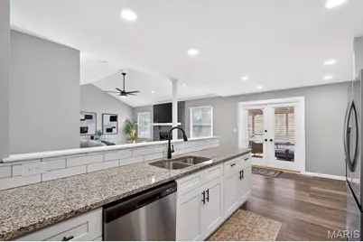 15648 Silverlake Court, Chesterfield, MO 63017 - Photo 11