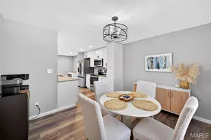 15648 Silverlake Ct, Chesterfield, MO 63017 - Photo 7