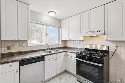 1035 Kostka Lane, Florissant, MO 63031 - Photo 7