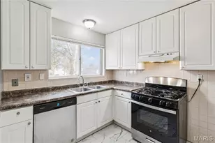 1035 Kostka Ln, Florissant, MO 63031 - Photo 7