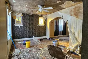 4624 Shirley Pl, Saint Louis, MO 63115 - Photo 9