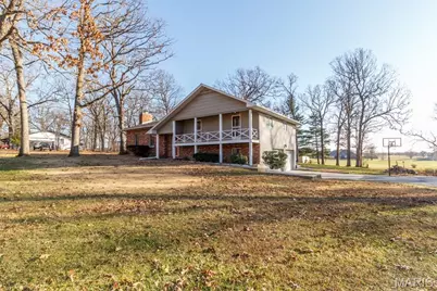20164 SW Oakwood Drive, Lebanon, MO 65536 - Photo 1
