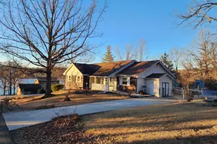 640 E Capri Dr, Bonne Terre, MO 63628 - Photo 3