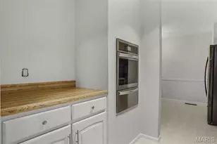 10381 Oxford Hill Dr, Saint Louis, MO 63146 - Photo 9