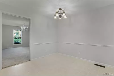 10381 Oxford Hill Drive #6, Saint Louis, MO 63146 - Photo 11