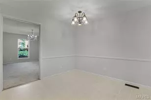 10381 Oxford Hill Dr, Saint Louis, MO 63146 - Photo 11