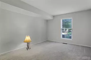 10381 Oxford Hill Dr, Saint Louis, MO 63146 - Photo 13