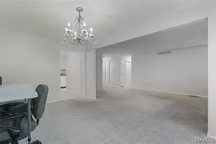 10381 Oxford Hill Dr, Saint Louis, MO 63146 - Photo 7