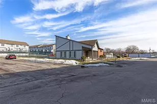 3405 Sherman Park Dr, Saint Charles, MO 63303 - Photo 7